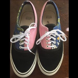 Rare Vans!! NWOT!! (Men's 11/ Women's 12.5) Sale!!