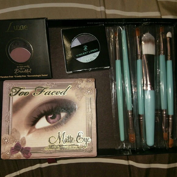 Too Faced Matte Pallette Luxie eyeshadow brushes