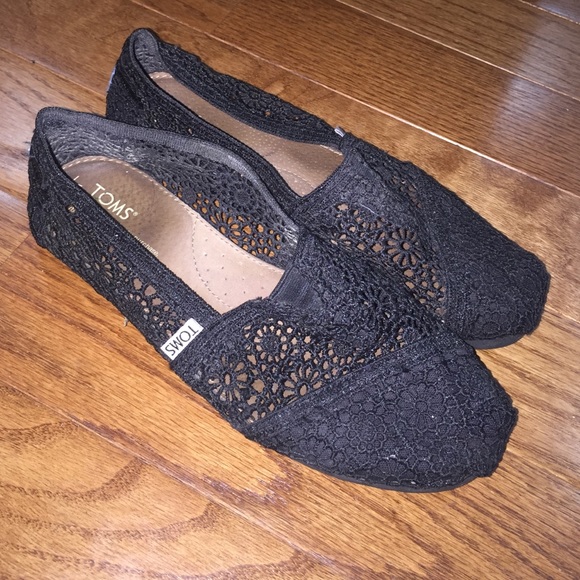 Black lace TOMS