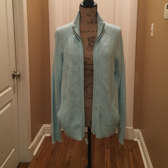 sweater - Picture 3 of 3