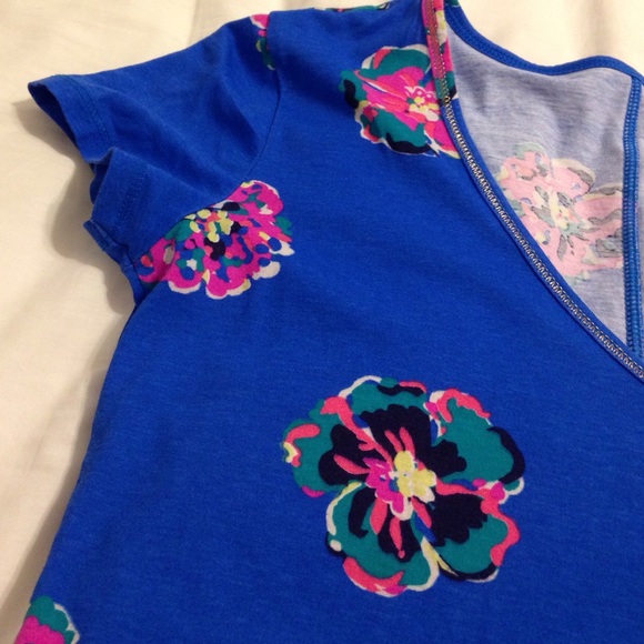 Xsmall Lilly Pulitzer V neck - Picture 2 of 3