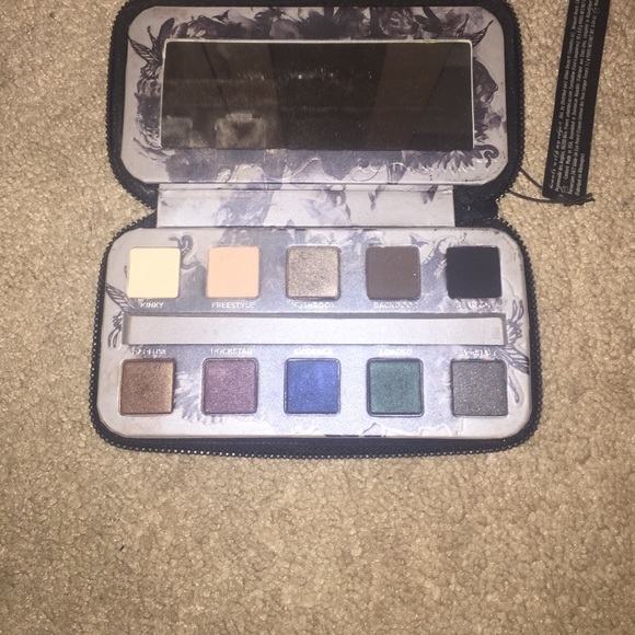 Urban decay smoked pallet