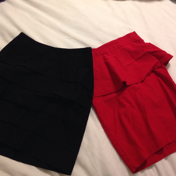 Bundle of Xsmall skirts - Picture 1 of 3