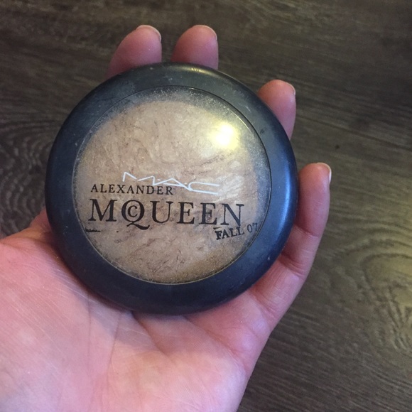 Alexander MQueen Highlighter