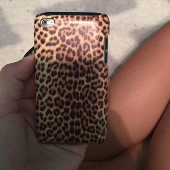 IPOD touch - Picture 2 of 2