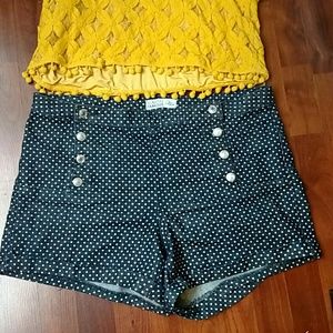 High waisted shorts 👙👯💅