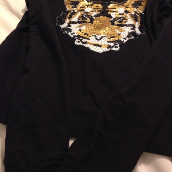 XS Sequin Tiger top - Picture 2 of 4