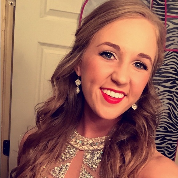 Meet your Posher, Tori