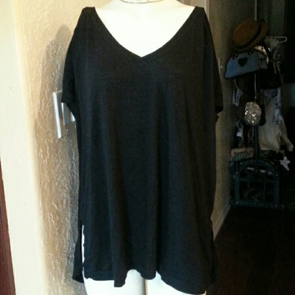 Tops - Zella "Peace Out" studio Tee