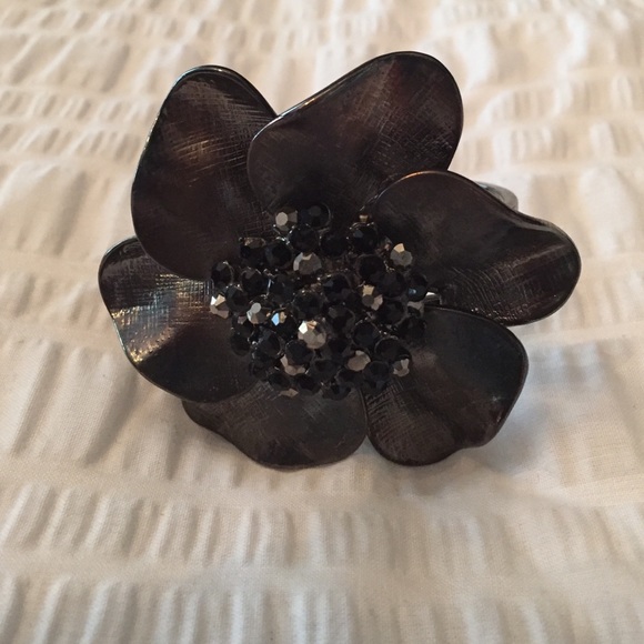 Flower cuff