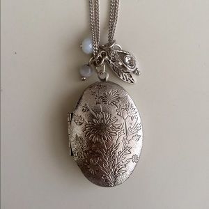 Forever 21 Silver Locket