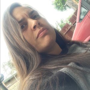 Meet your Posher, Desiree