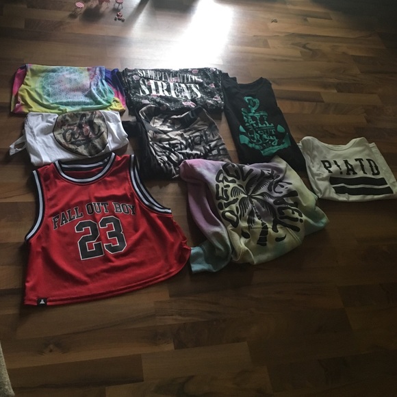 Hot topic HUGE bundle NEED TO SELL SOON!!!