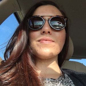 Meet your Posher, Camille