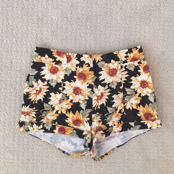 Pacsun sunflower shorts