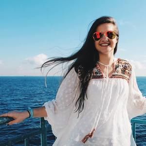 Meet your Posher, Catherine