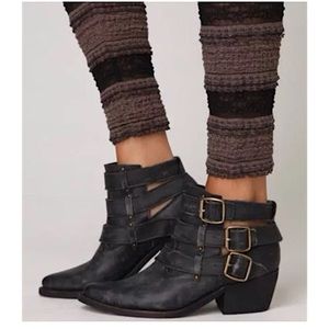Jeffrey Campbell Black Booties