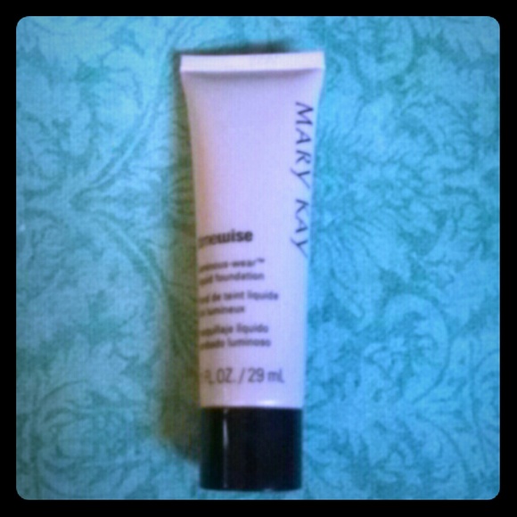 New Mary Kay Timewise liquid foundation - Picture 1 of 1