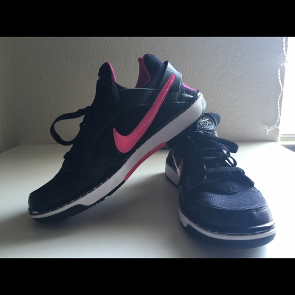 Nike Huarache Dance Low Sneaker