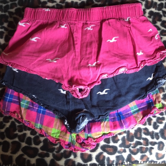 Hollister Lounging Shorts - Picture 2 of 3