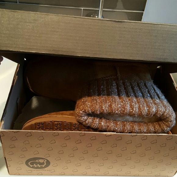 🆕Brand new Lamo Boots & cleaning kit😍 - Picture 4 of 4