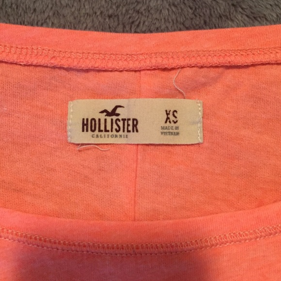 Hollister "own it" graphic t shirt - Picture 2 of 4
