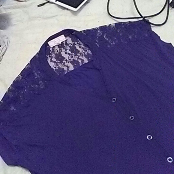 Lace button down top - Picture 2 of 2