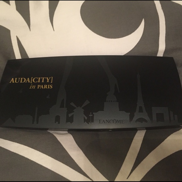 *Sale* Lancôme 16 Shade Auda[CITY] Palette - Picture 3 of 4