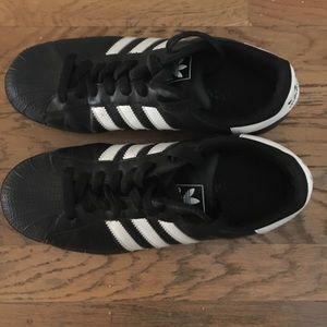 Adidas superstars black and white.