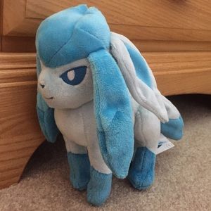 Pokémon Glaceon Plush - New With Tags