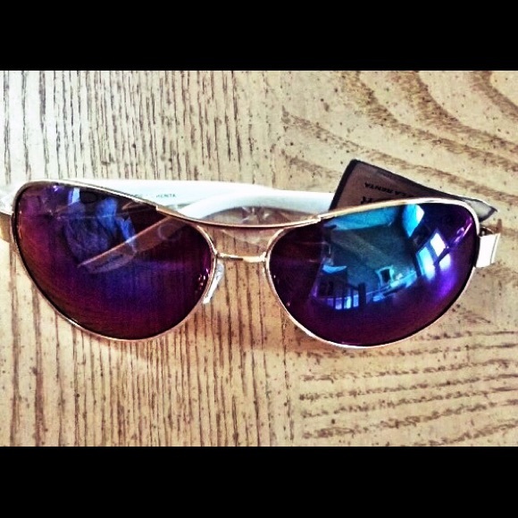 Oscar De La Renta Sunglasses
