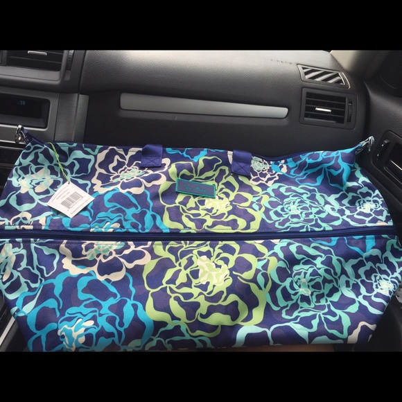 Vera Bradley lighten up expandable travel bag