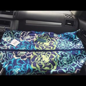 Vera Bradley lighten up expandable travel bag