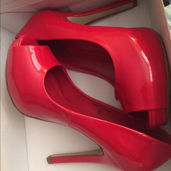 Red Pumps
