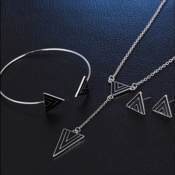 Triangle New Age Punk set