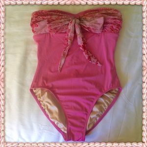 Pink 1 piece swimming suit
