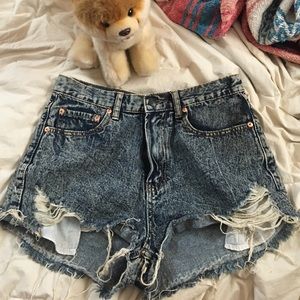 High waist distressed Jean shorts 💙