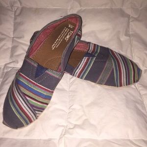 Multi-colored Toms
