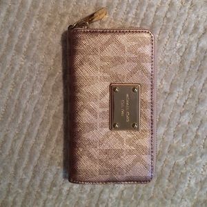 Michael kors wallet