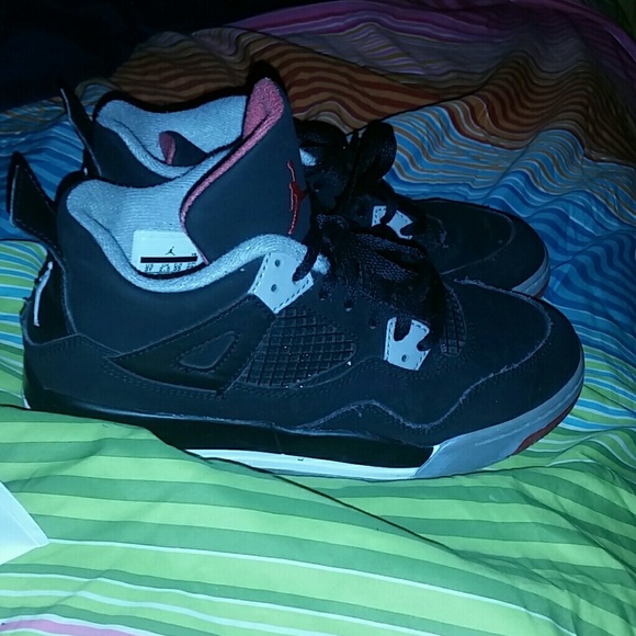 Jordan 4's size 3 in kids