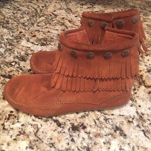 Minnetonka short boot