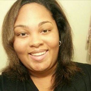 Meet your Posher, Emanee