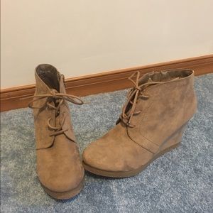 Ankle boots with heel