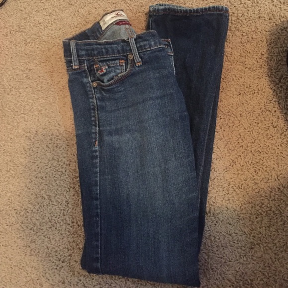 Dark Jean hollister pants.