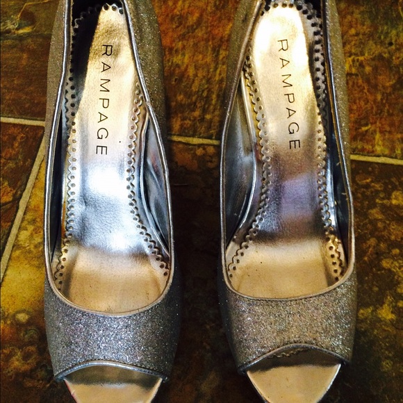 ▫️silver Rampage Heels ▫️ - Picture 3 of 3