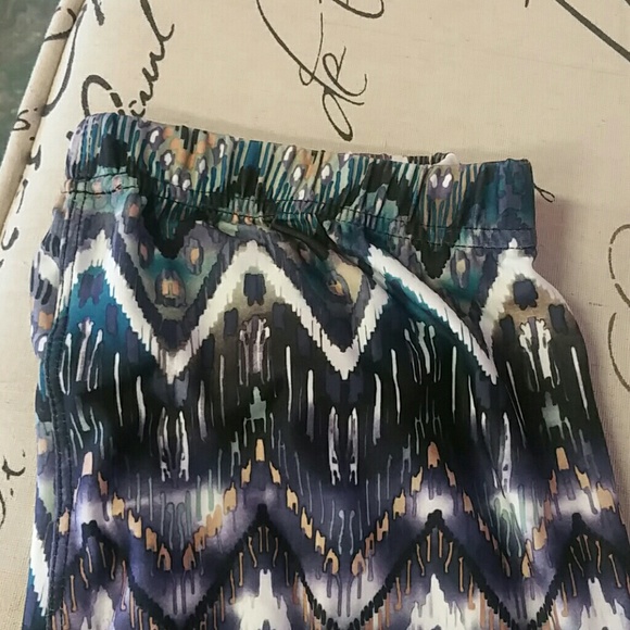💙3 for $20 Aztec Print Leggings - Picture 2 of 4