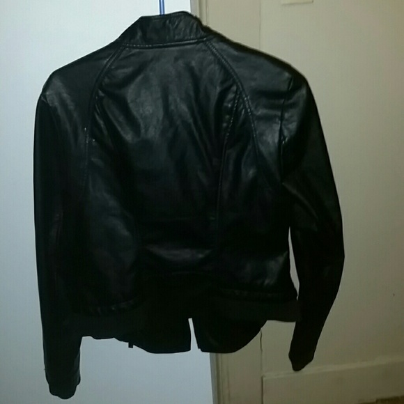 Wet seal leather , love it suoer cute does not fit - Picture 3 of 3