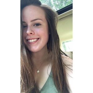 Meet your Posher, Caroline