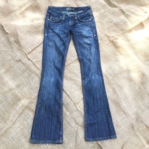 Super-cute dark wash Miss Me denim jeans! Size 24!
