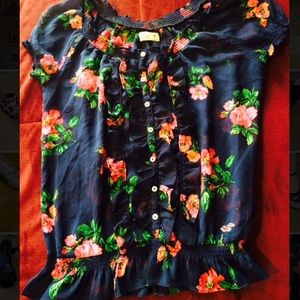 🌺Hollister cute shirt🌺